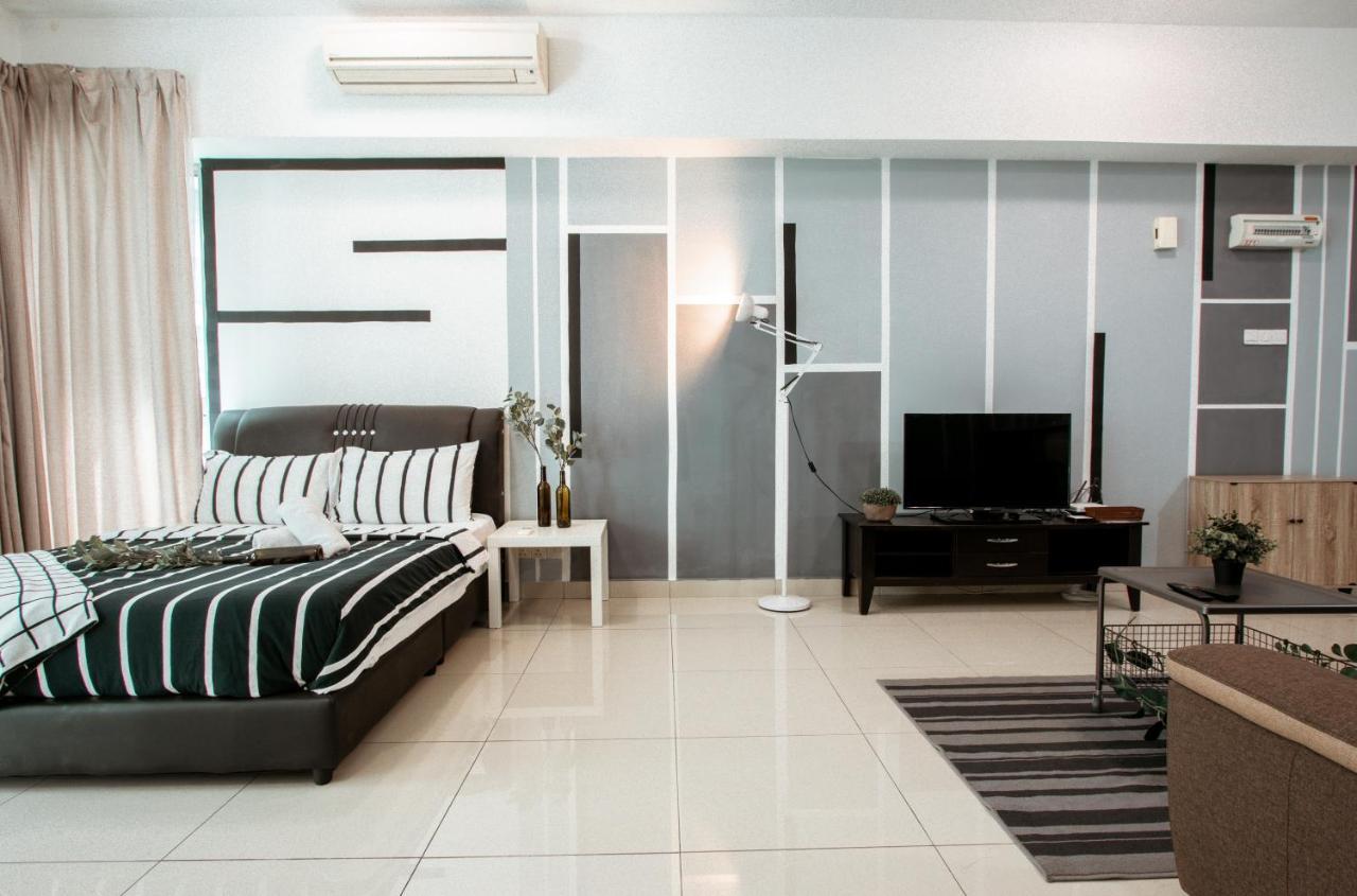Regalia Residence The Sky Pool Suite クアラルンプール エクステリア 写真